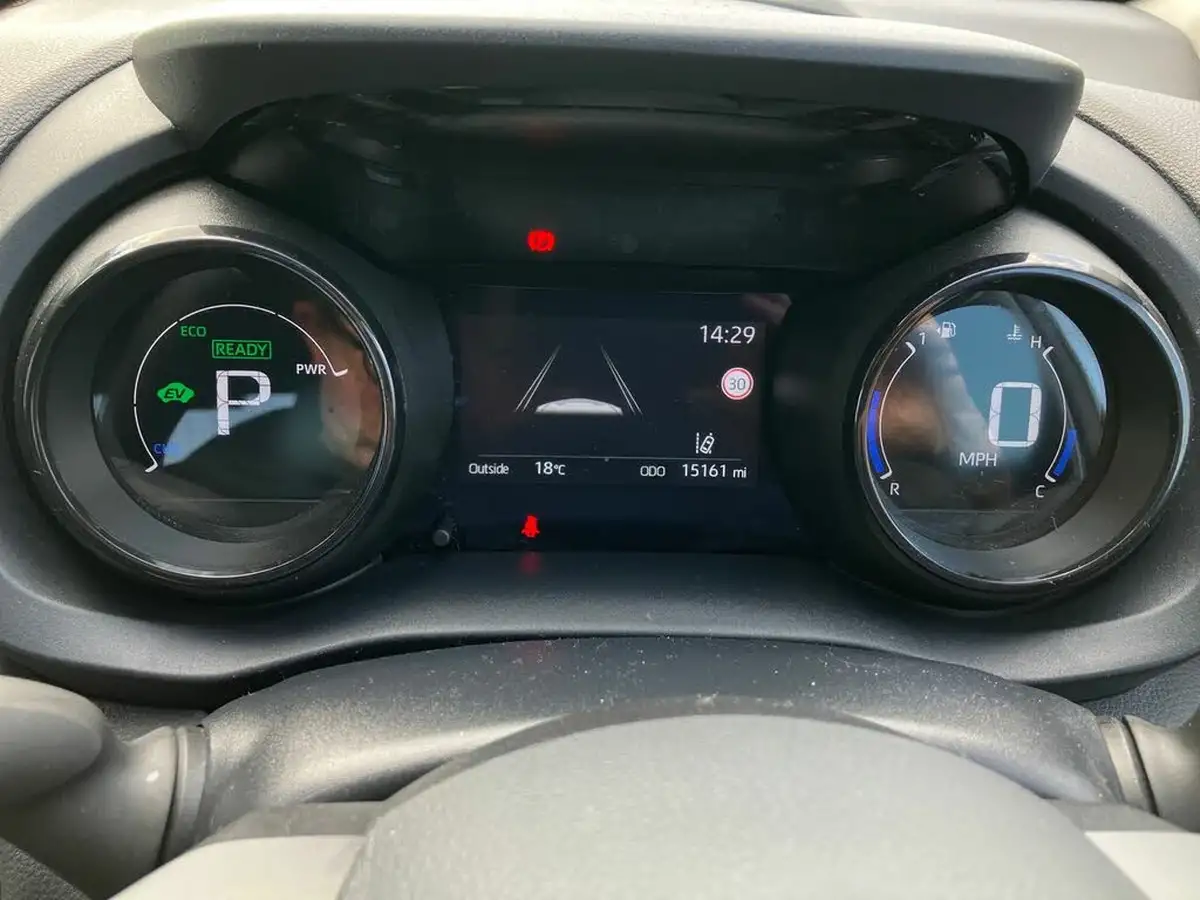 2022-mazda-mazda2-15-select-big-15