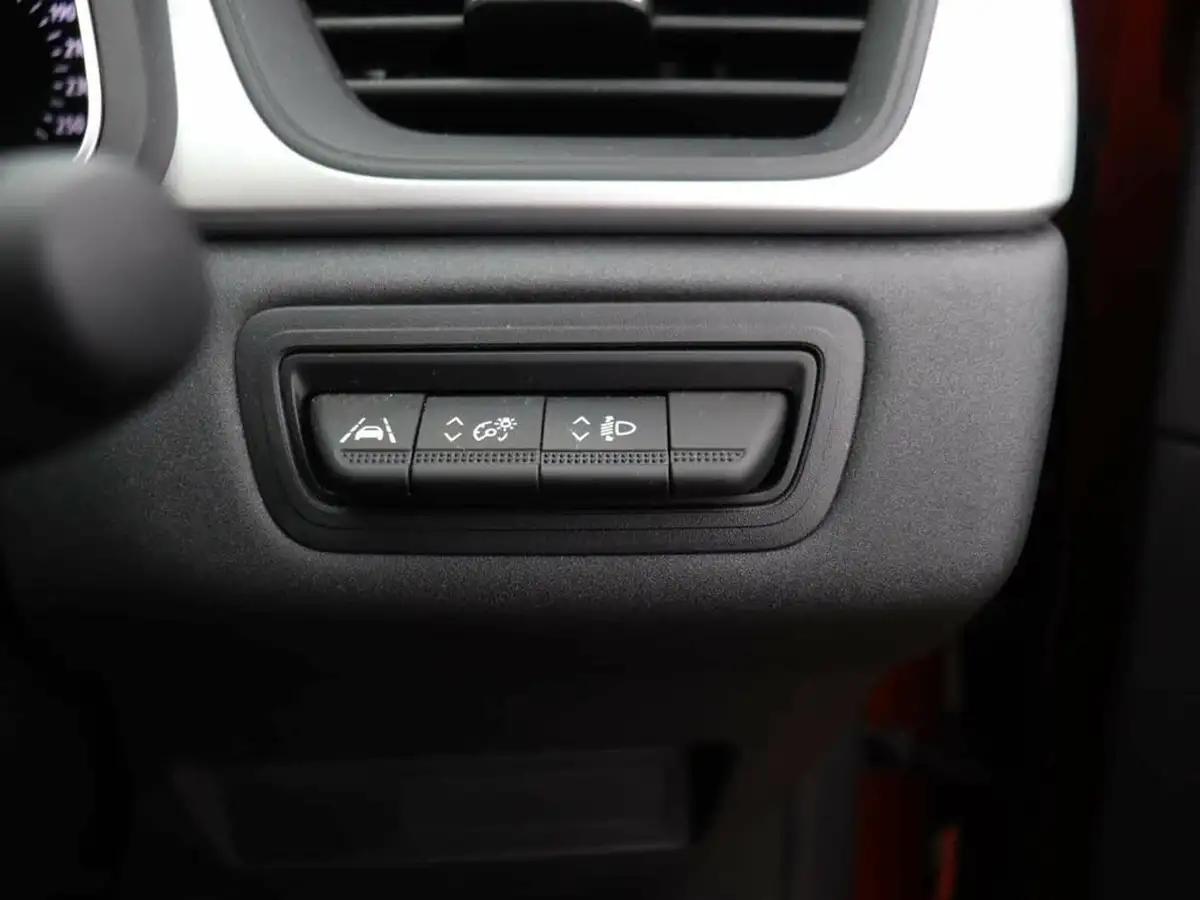 2022-renault-captur-13-tce-iconic-edition-big-42