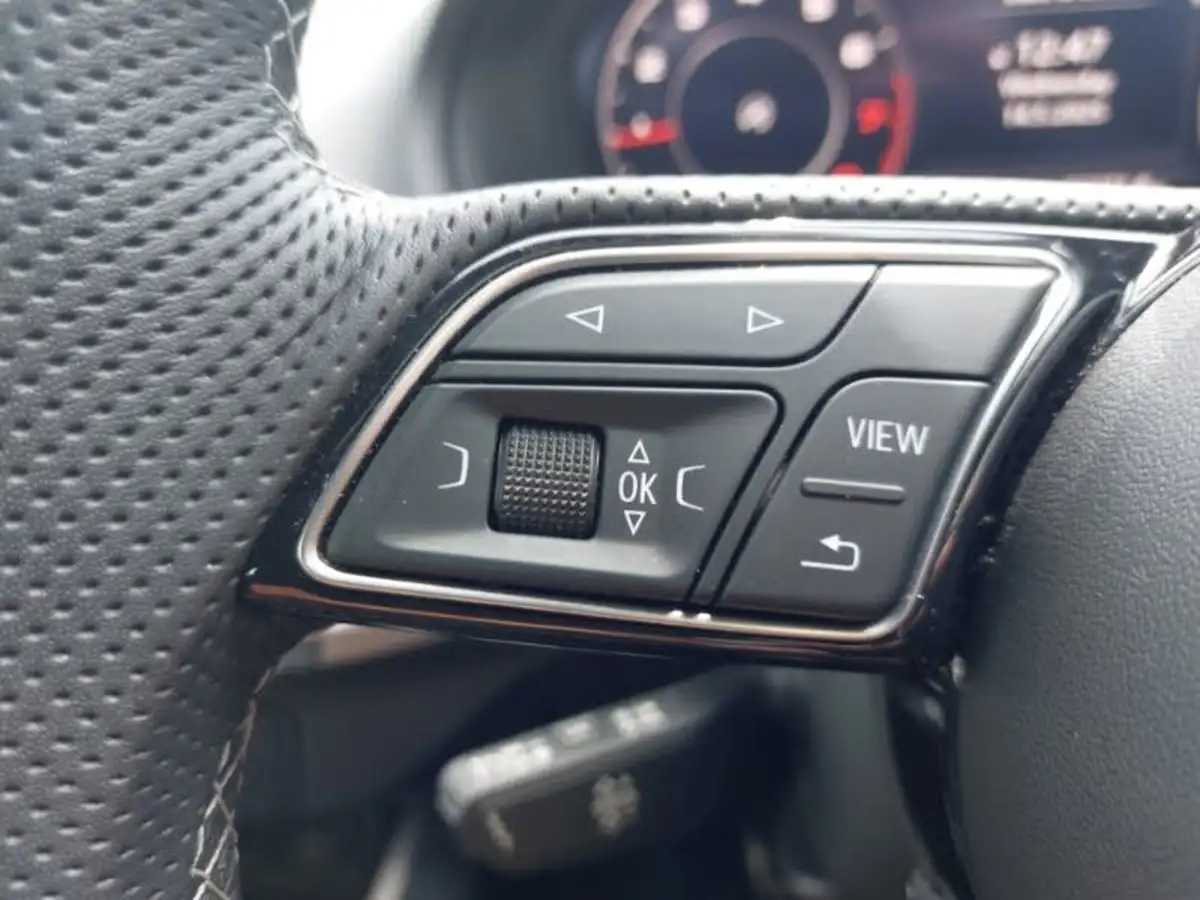 2023-audi-q2-10-30-tfsi-s-line-big-15