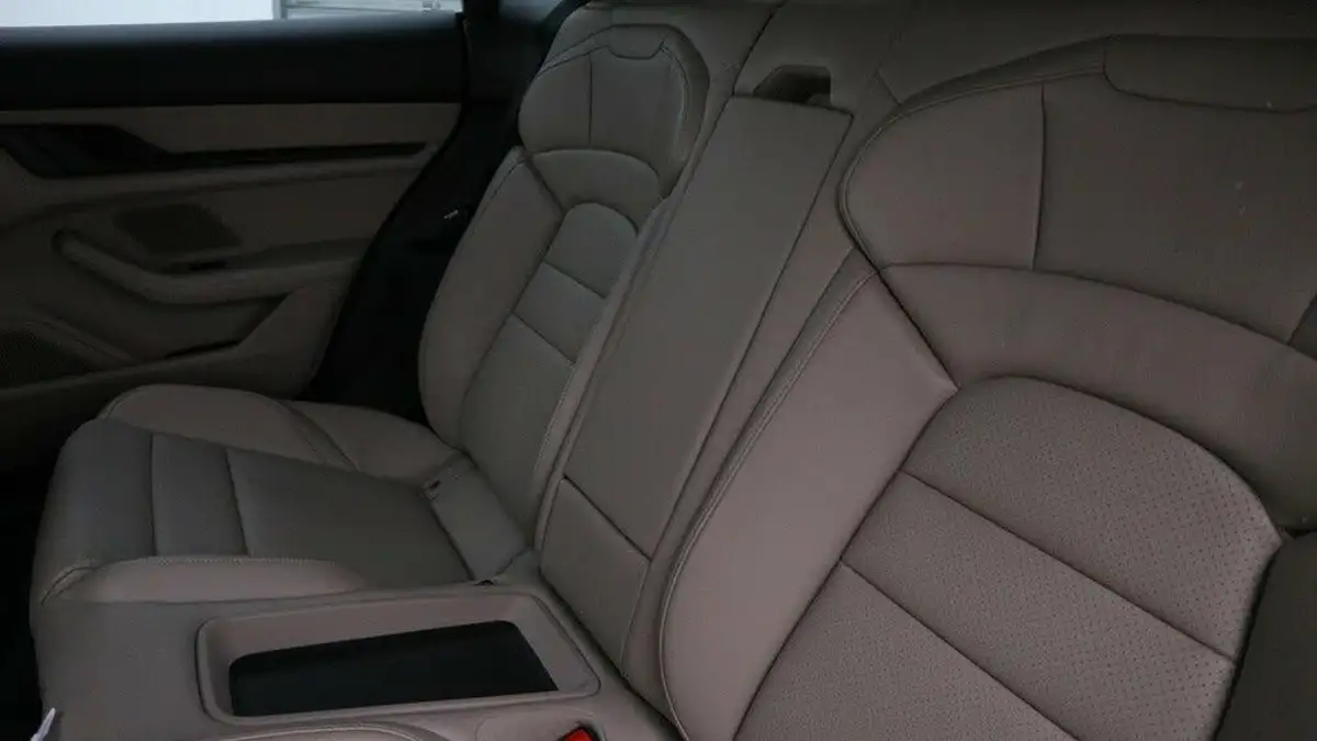 2022-porsche-taycan-e-base-476ps-performance-battery-plus-big-6