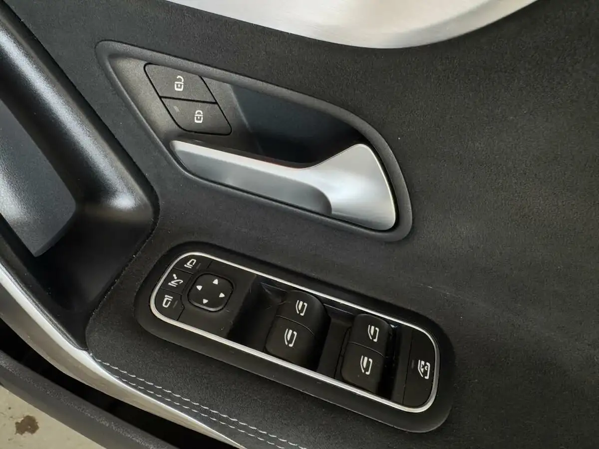 2022-mercedes-benz-a-class-13-a180-amg-line-executive-edition-hatchback-5d-7g-dct-big-15