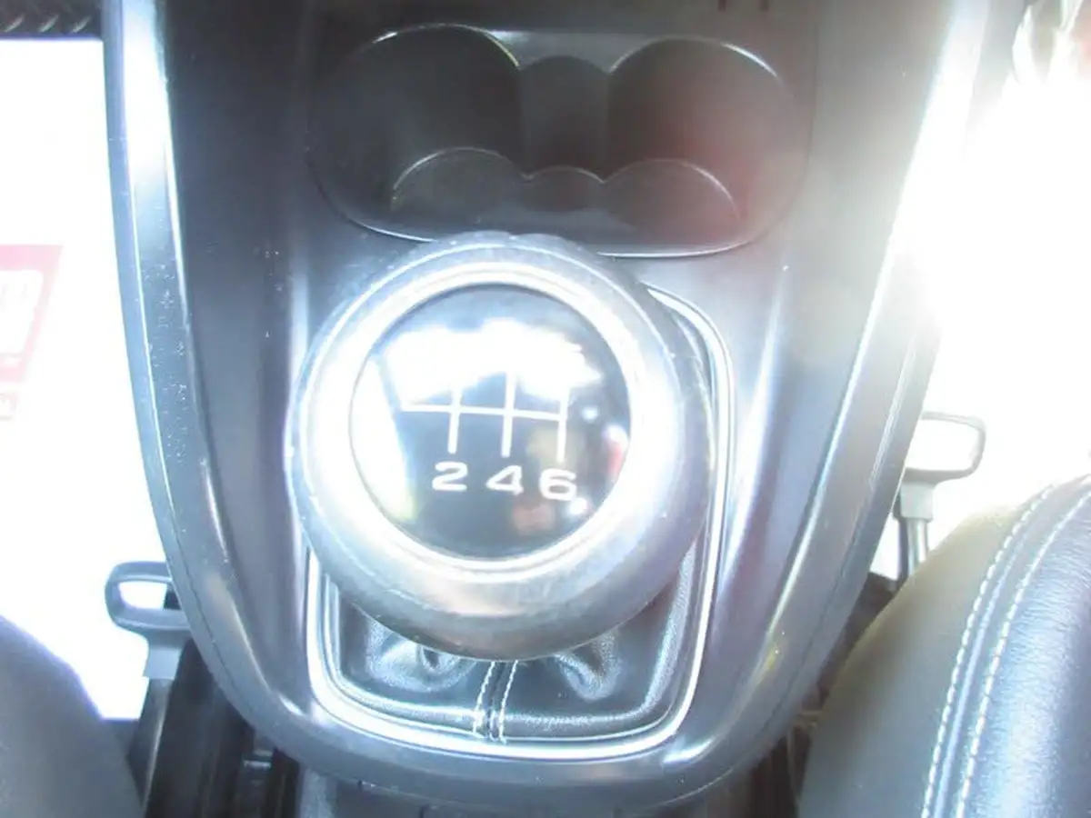 2015-audi-a1-14-s-line-125ps-ss-hatchback-3d-1395cc-big-15