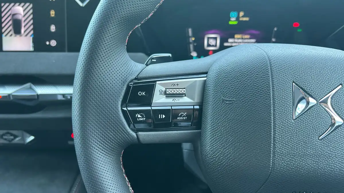 2024-ds-ds-4-e-tense-performance-line-nav-big-22