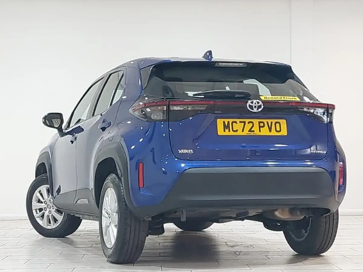 2023-toyota-yaris-cross-15-vvt-i-icon-big-1