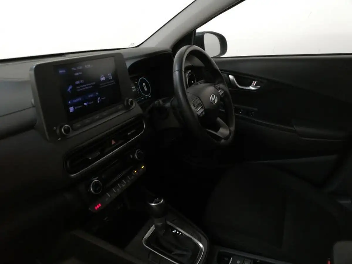 2021-hyundai-kona-16-gdi-se-connect-big-4