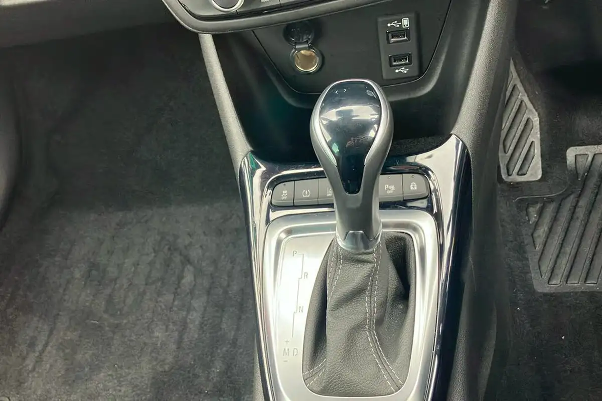 2023-vauxhall-crossland-12-gs-130ps-auto-big-16