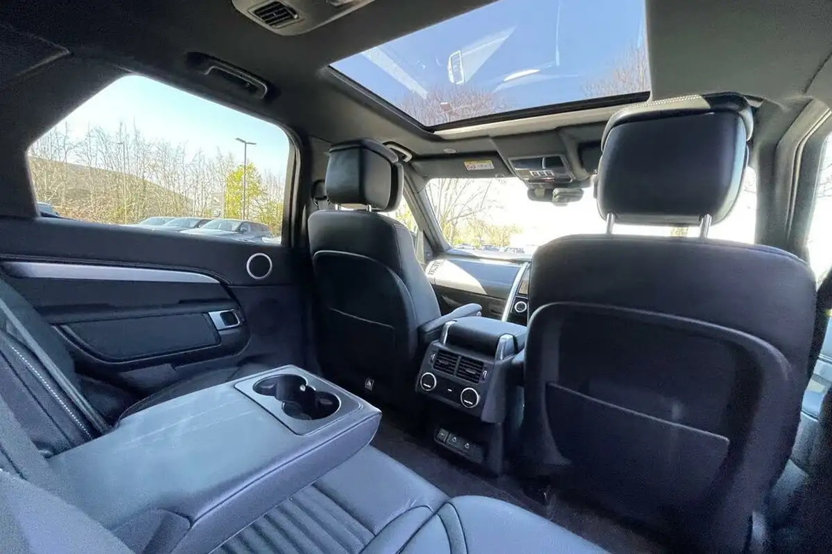 2024-land-rover-discovery-30-d350-dynamic-hse-big-47