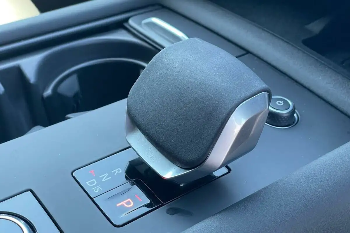 2024-land-rover-discovery-30-d350-dynamic-hse-big-19