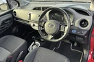 2018-toyota-yaris-15-vvt-i-icon-navi-hybrid-small-8