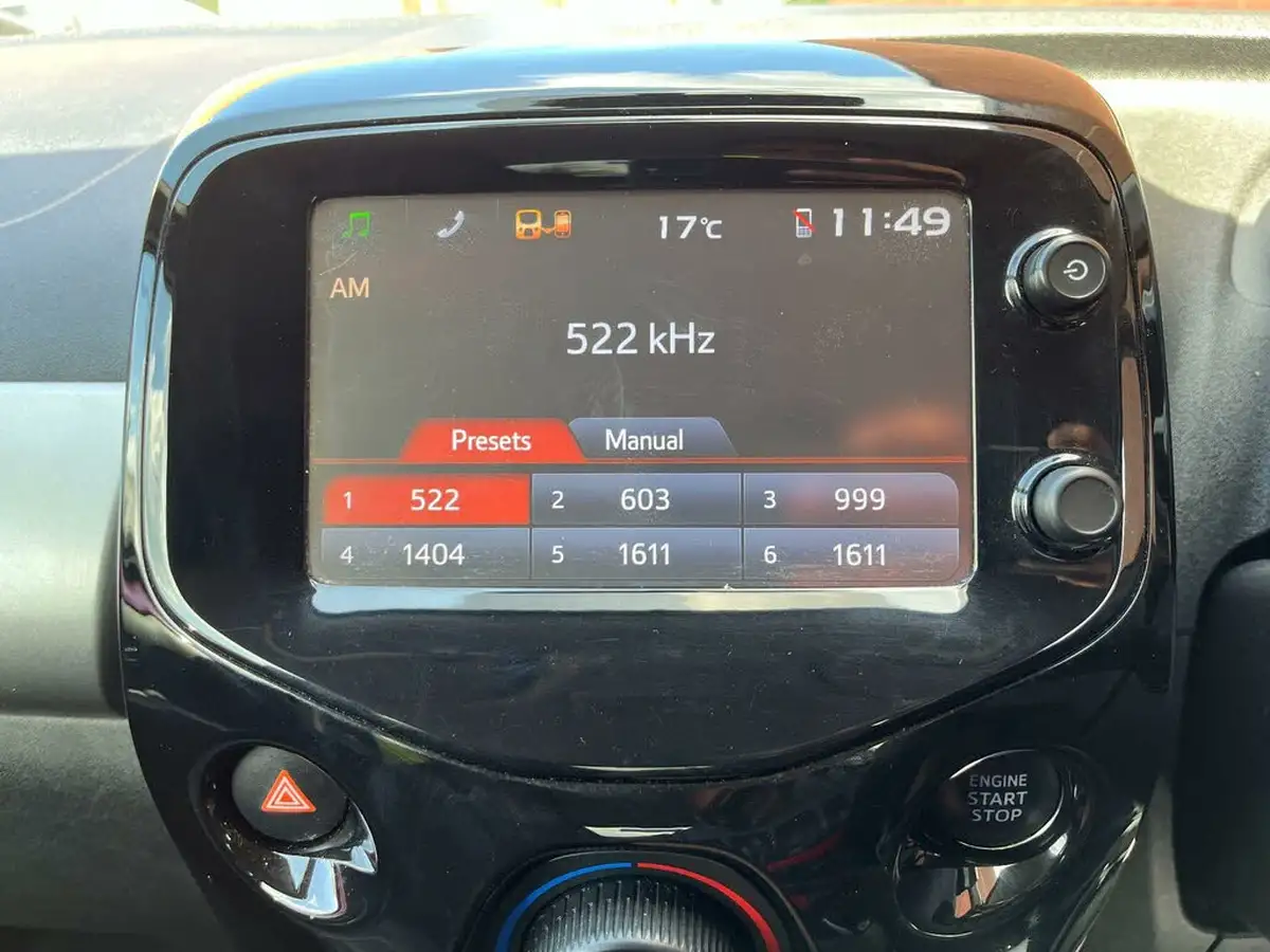 2015-peugeot-108-12-puretech-allure-hatchback-5d-big-31