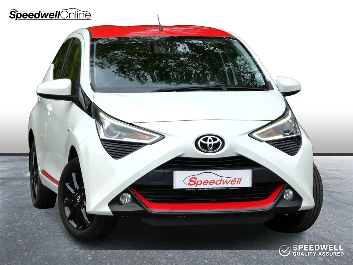 2018-toyota-aygo-10-vvt-i-x-press-71bhp-big-0