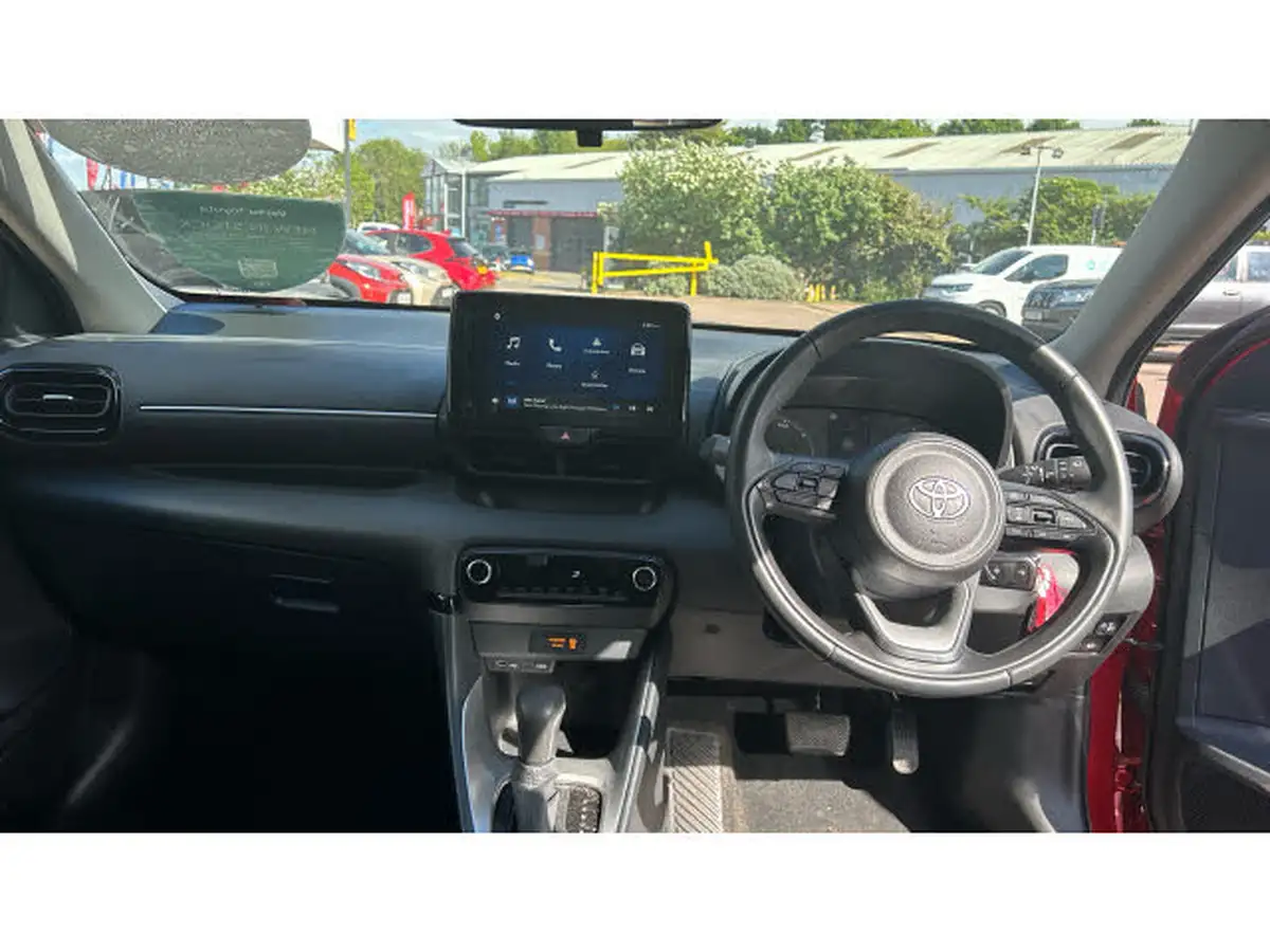 2024-toyota-yaris-15-vvt-i-icon-big-4