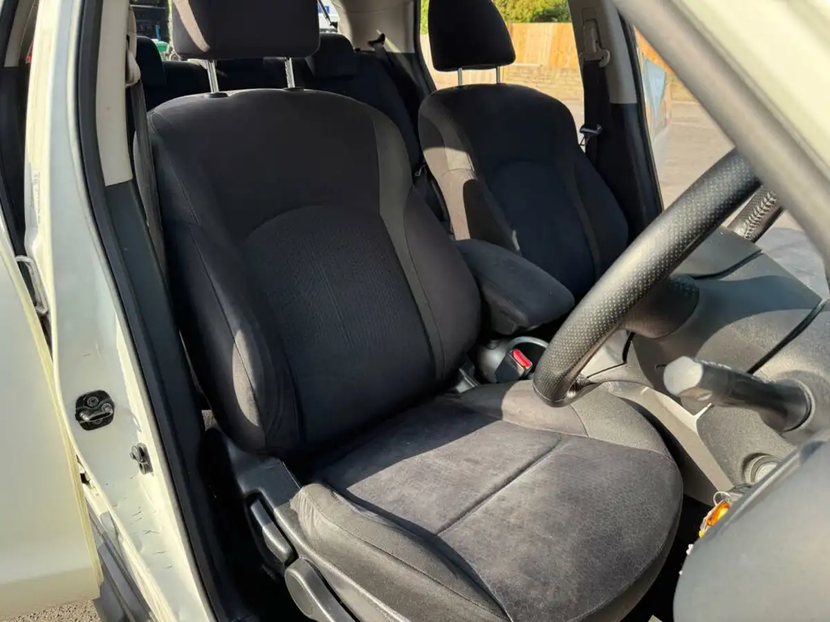 2013-nissan-juke-16-acenta-premium-big-9