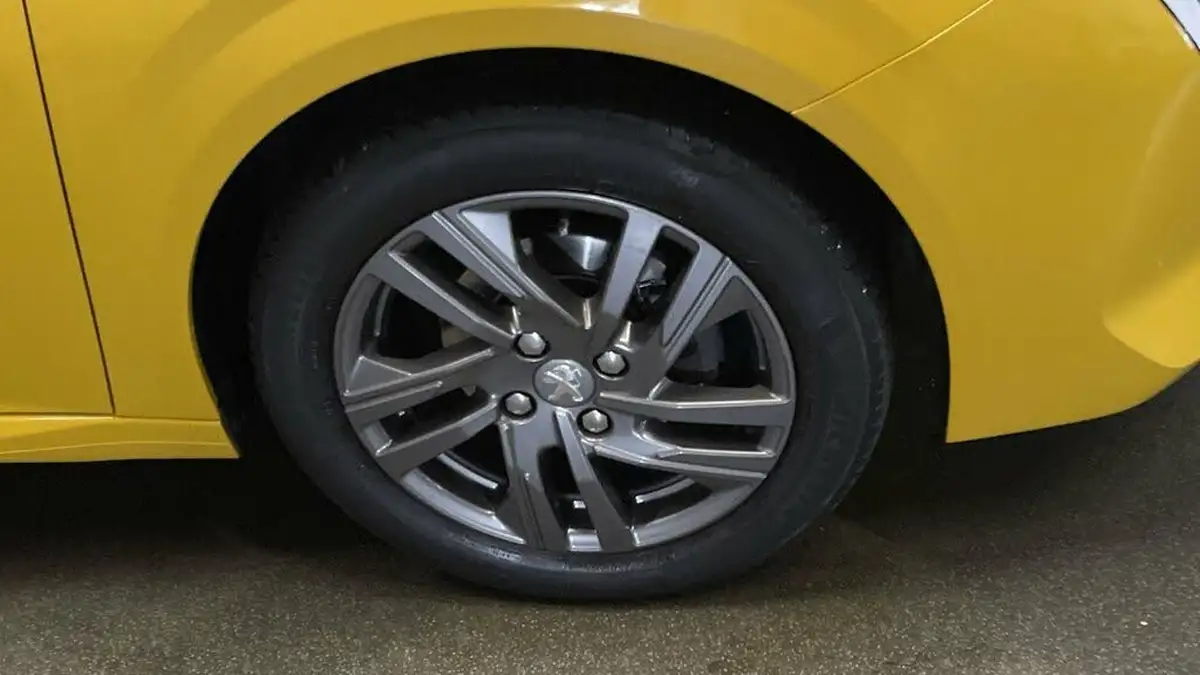 2021-peugeot-208-12-puretech-active-premium-75bhp-big-11
