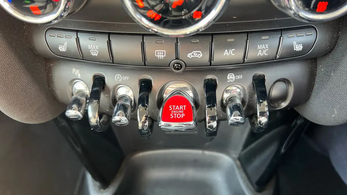2022-mini-cooper-15-cooper-classic-hatchback-3d-auto-big-39