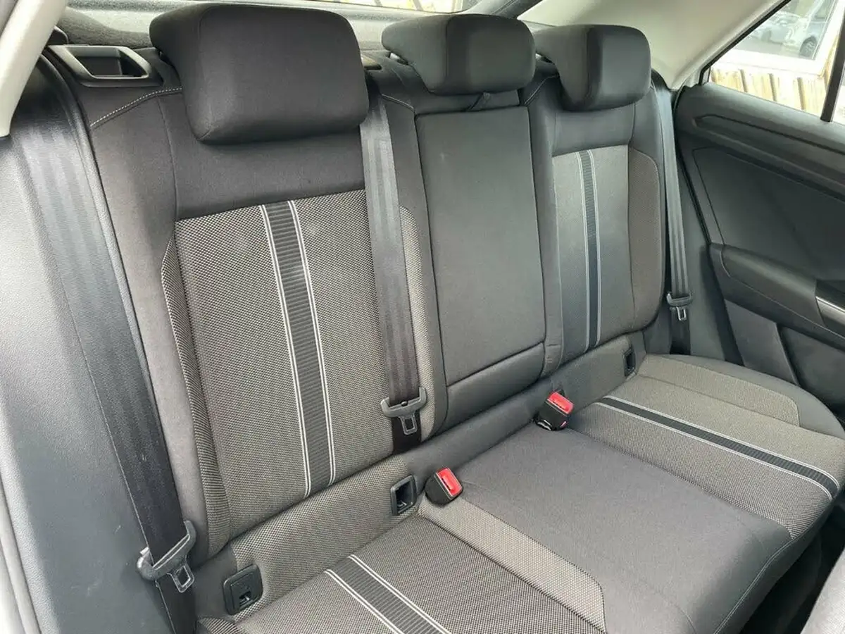 2019-volkswagen-t-roc-16tdi-se-big-6