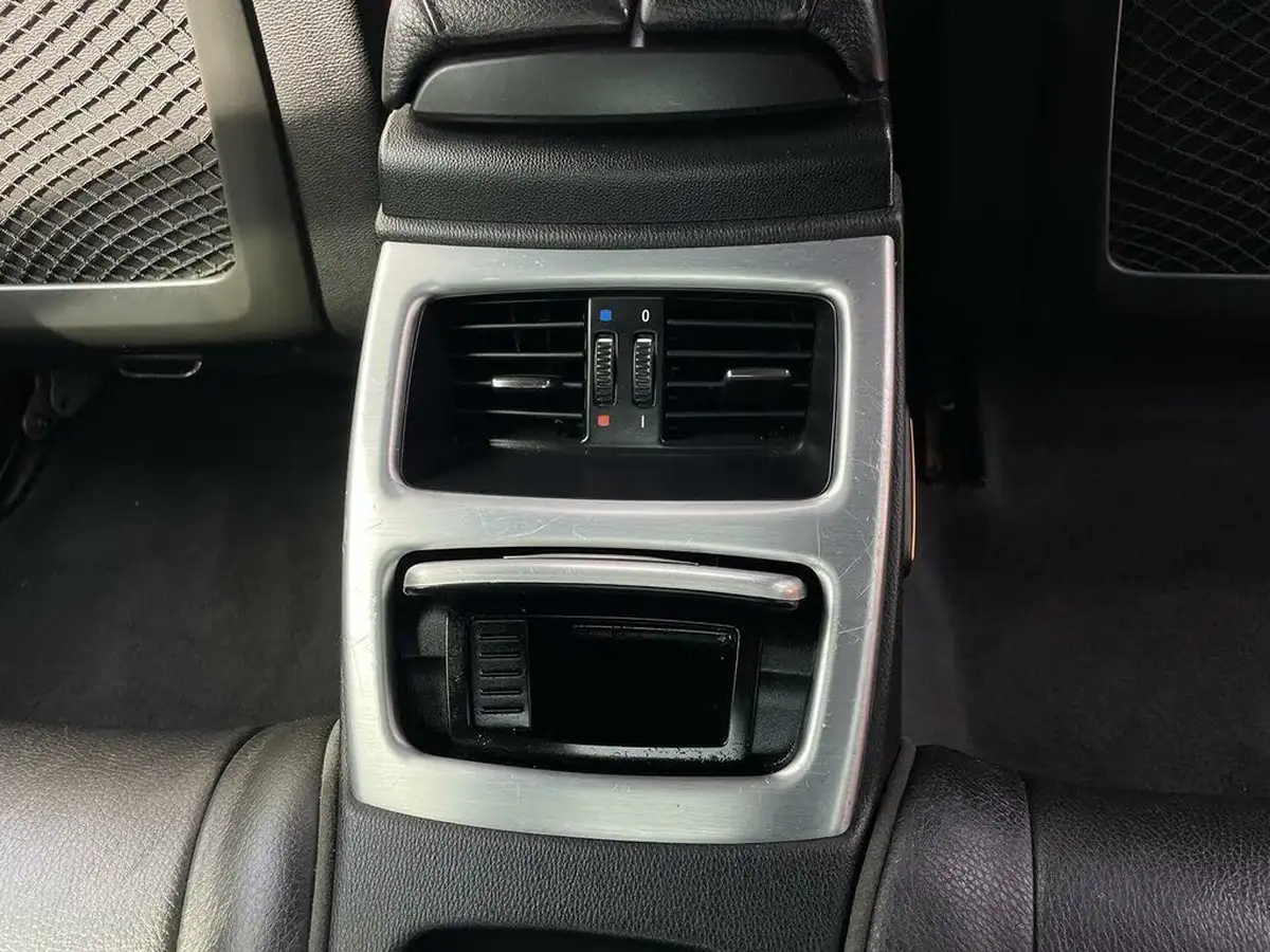 2008-bmw-3-series-30-330i-m-sport-convertible-2d-big-54