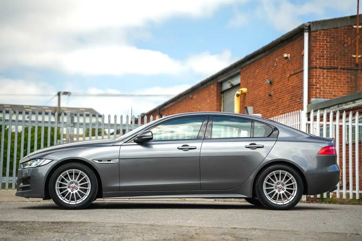 2017-jaguar-xe-20d-r-sport-163ps-ss-1999cc-big-45