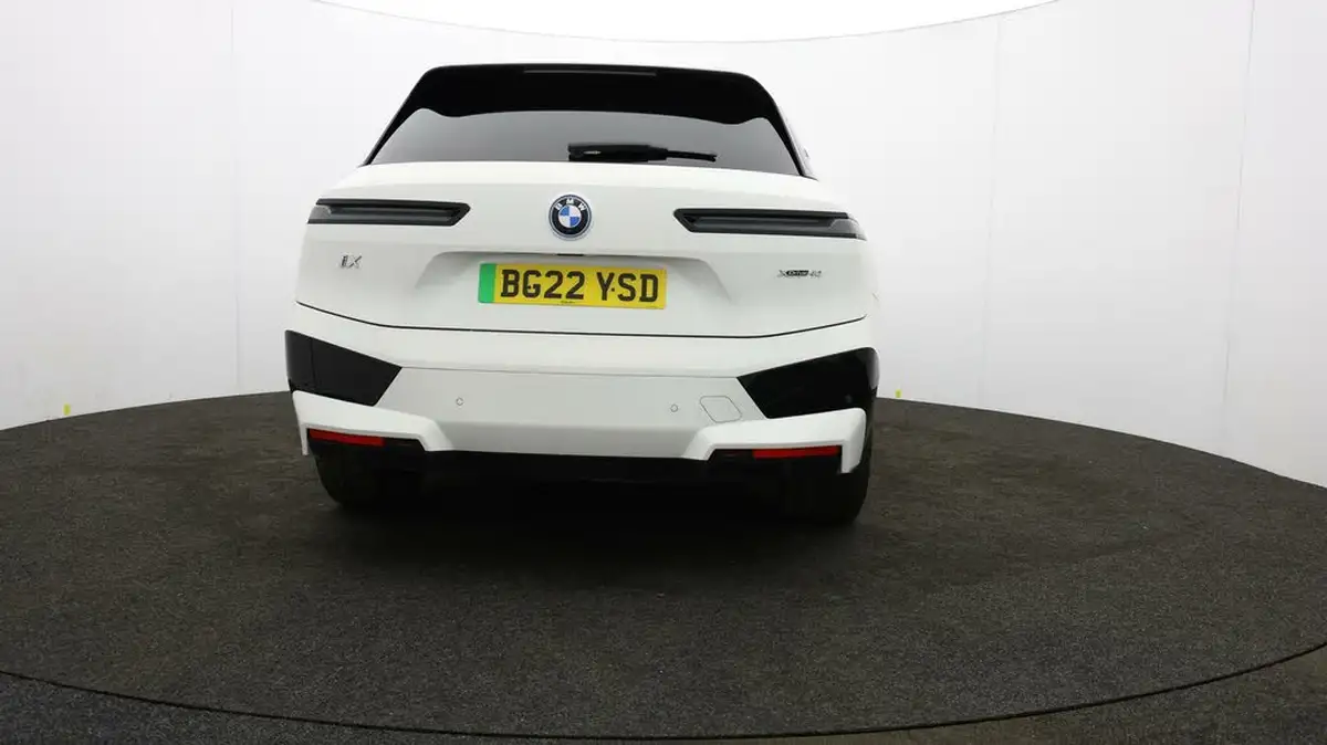 2022-bmw-ix-e-xdrive-40-m-sport-big-63