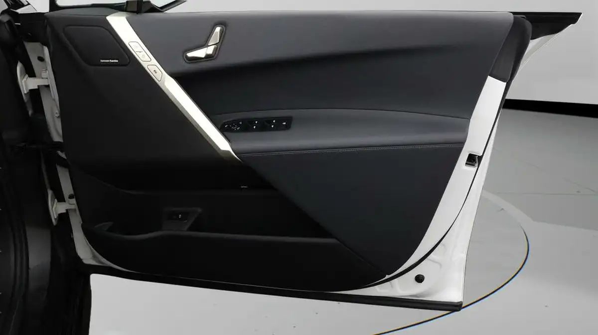 2022-bmw-ix-e-xdrive-40-m-sport-big-15