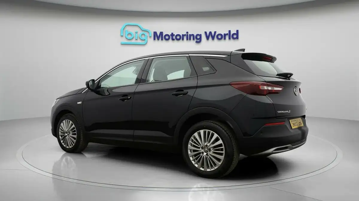 2019-vauxhall-grandland-x-15td-sport-nav-big-4