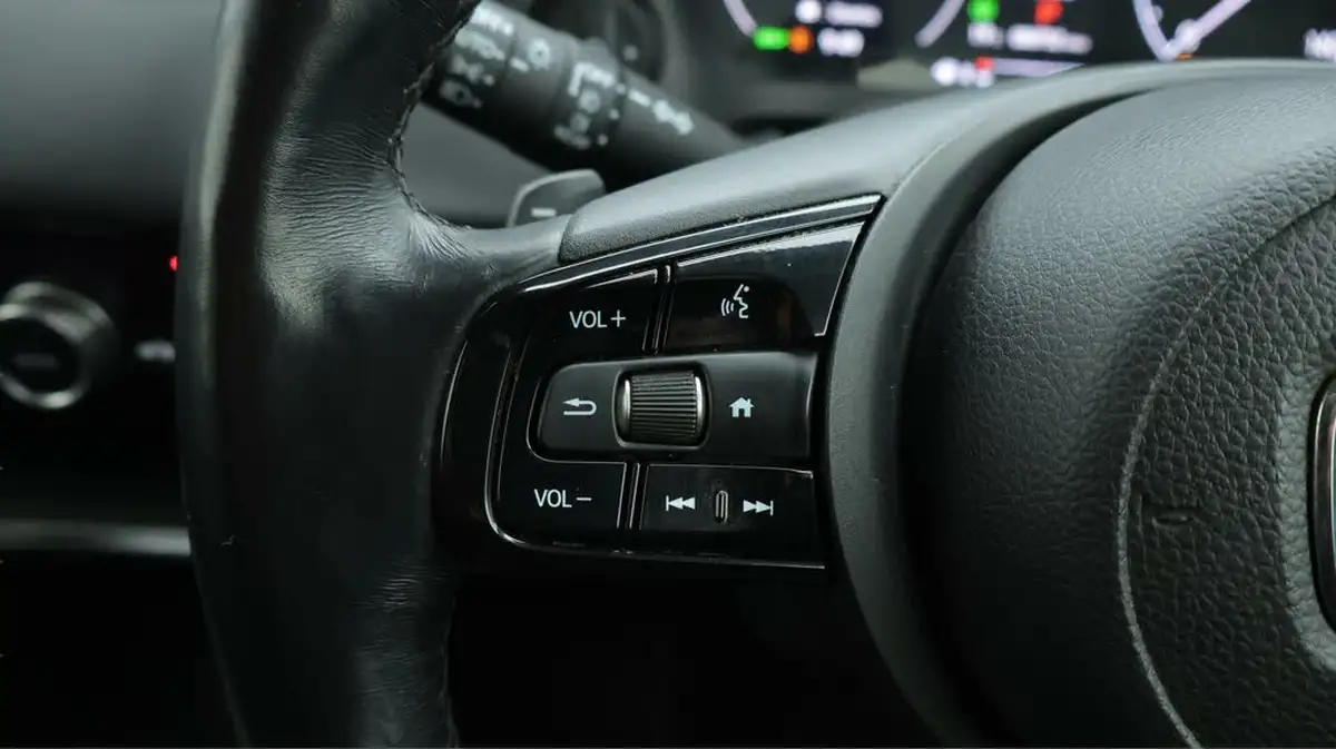 2022-honda-hr-v-15-i-mmd-advance-big-22