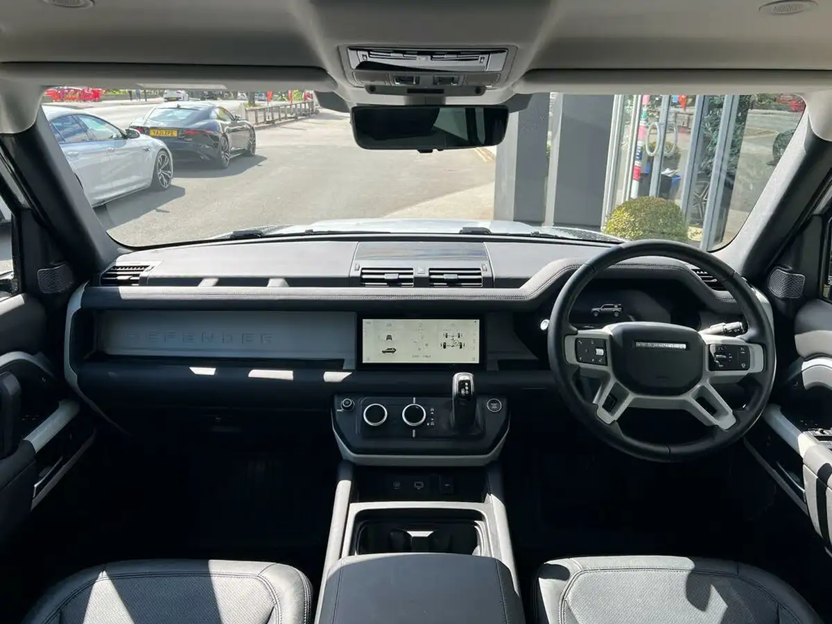 2024-land-rover-110-defender-30-d250-xs-edition-big-9