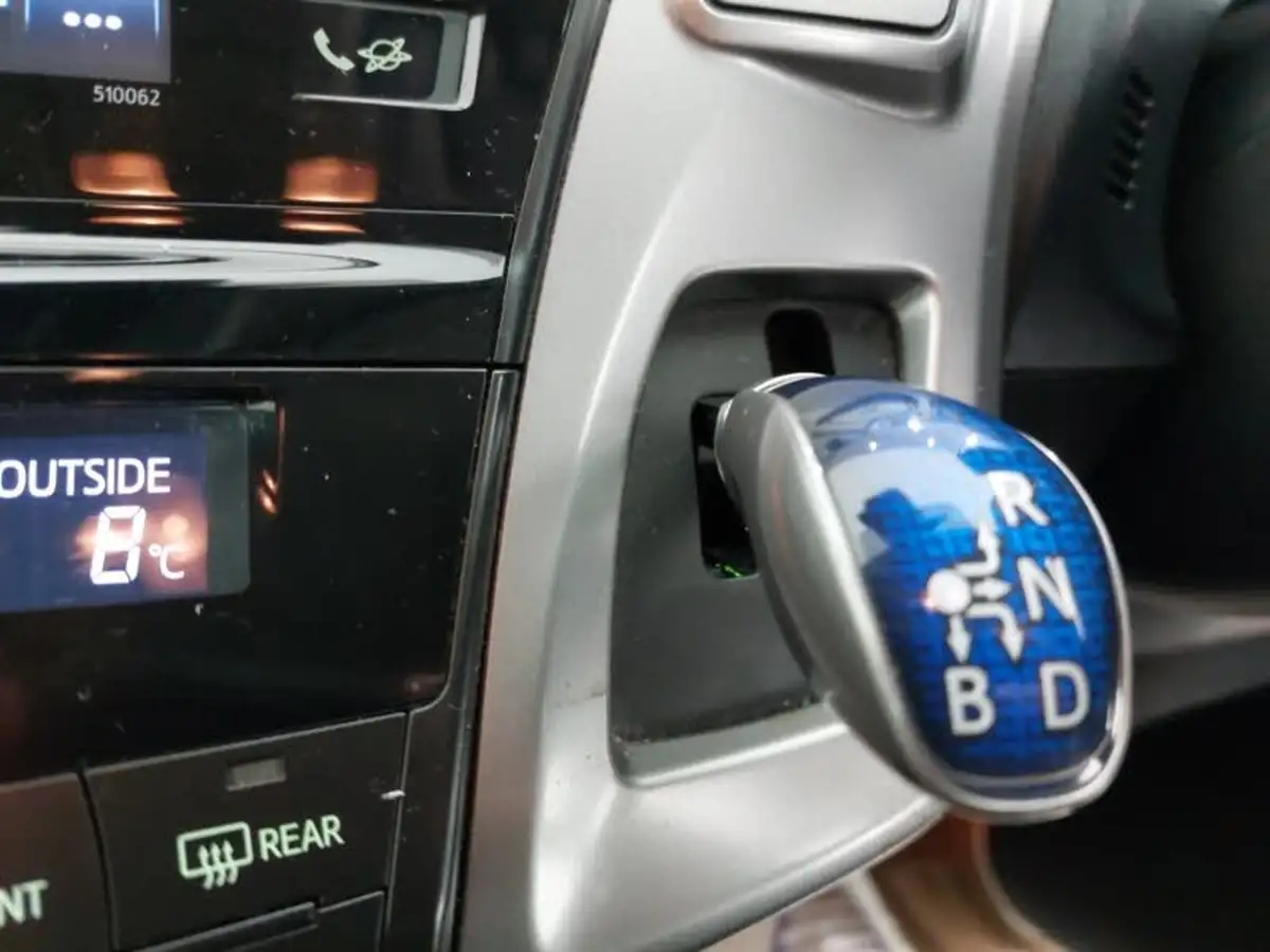 2019-toyota-prius-18-vvt-i-excel-big-18