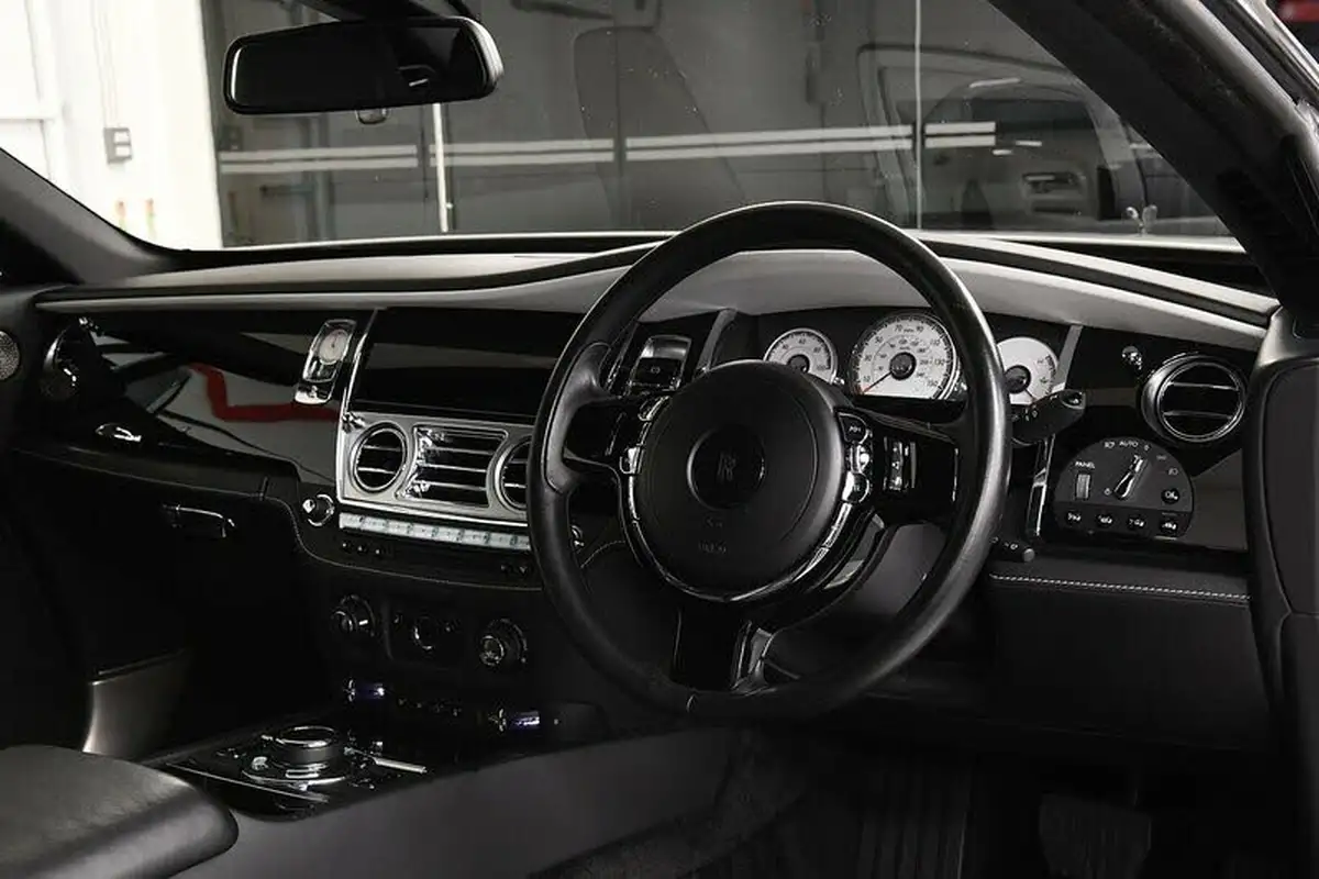 2017-rolls-royce-wraith-66-no-trim-big-4