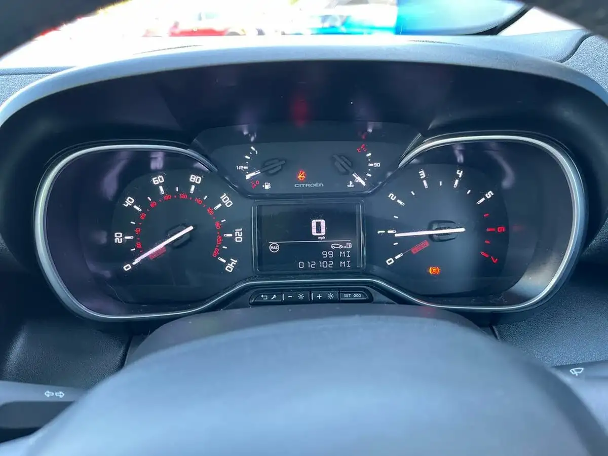 2023-citroen-c3-aircross-12-puretech-shine-plus-110ps-big-27