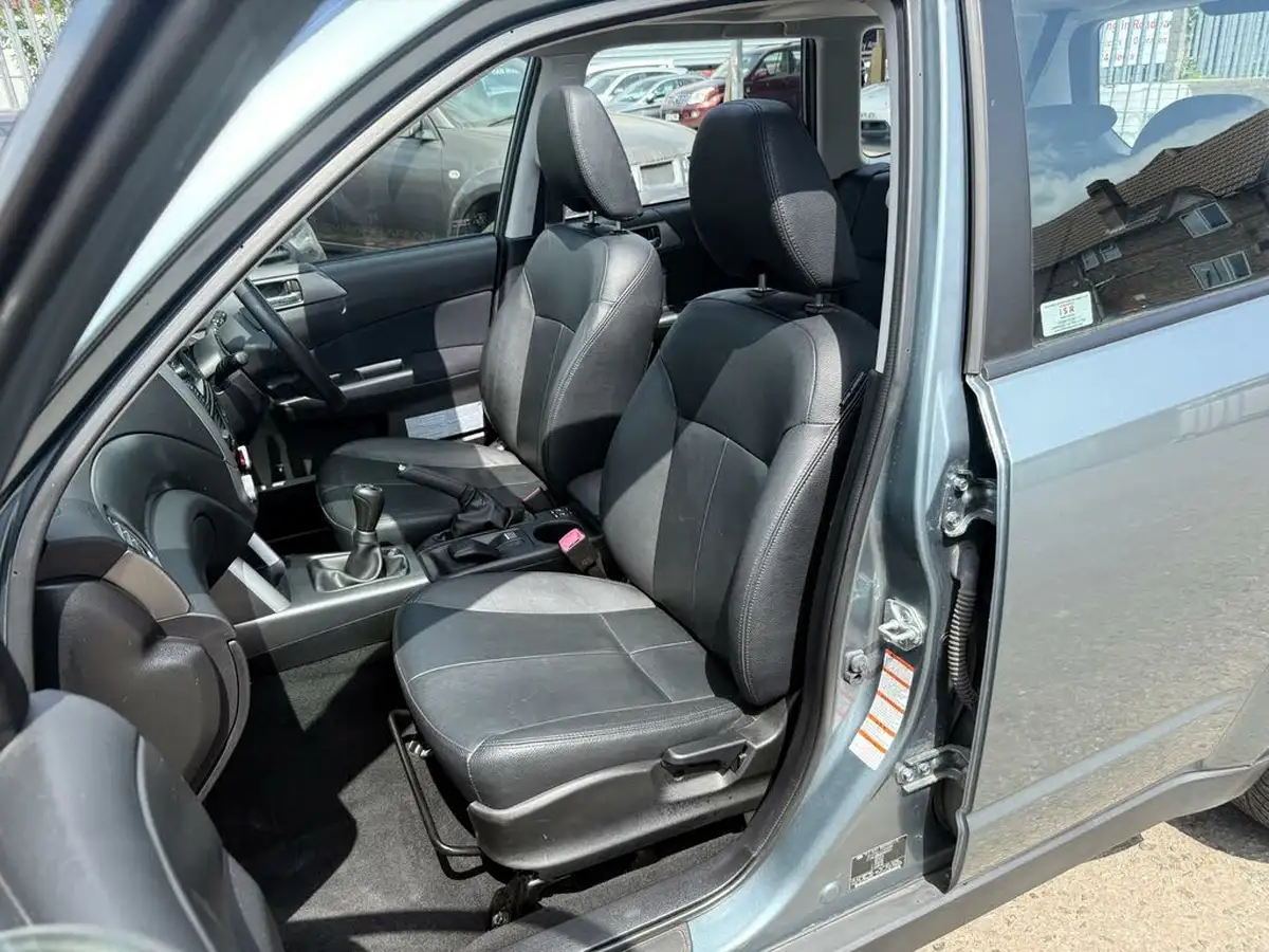 2011-subaru-forester-20-xs-big-27