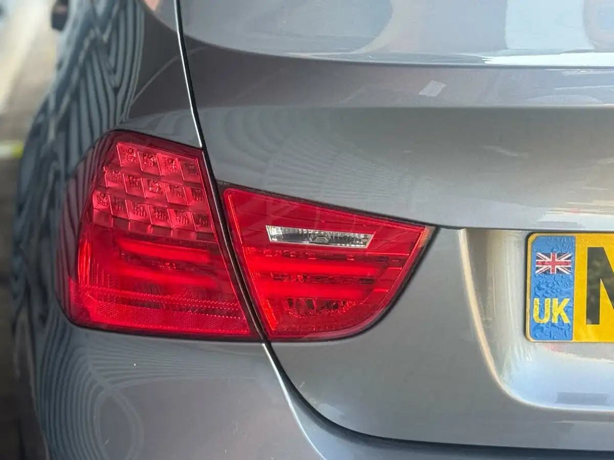 2010-bmw-3-series-20-318i-m-sport-saloon-4d-big-50