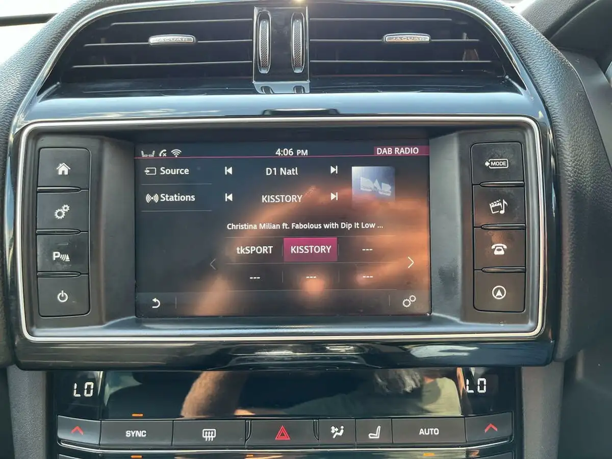 2017-jaguar-f-pace-20-i4d-prestige-180ps-ss-auto-big-41