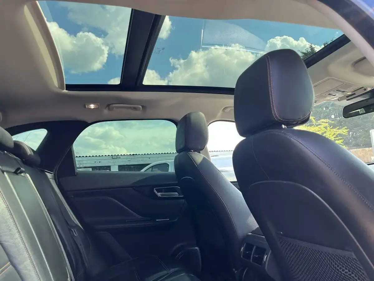 2017-jaguar-f-pace-20-i4d-prestige-180ps-ss-auto-big-17