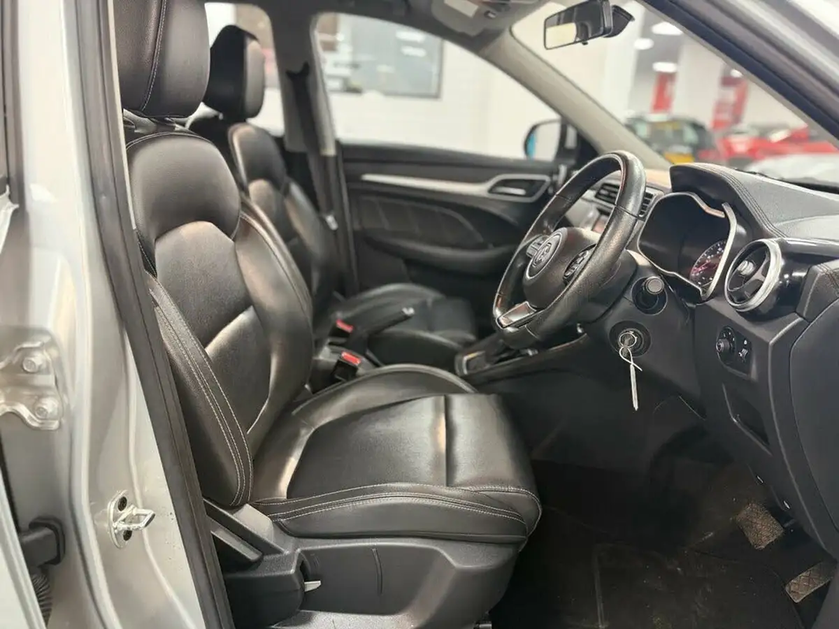 2019-mg-zs-suv-10t-gdi-exclusive-111ps-big-29