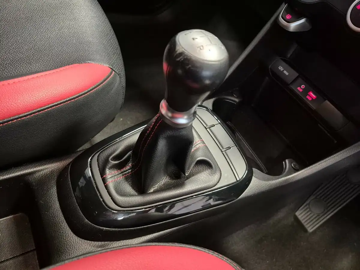 2017-kia-picanto-10-gt-line-big-17