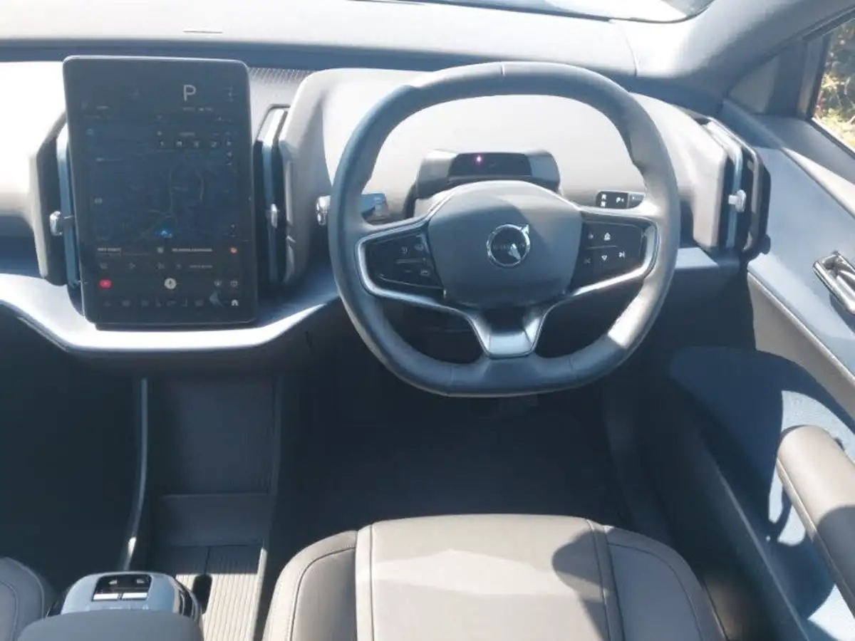 2024-volvo-ex30-e-twin-plus-big-6