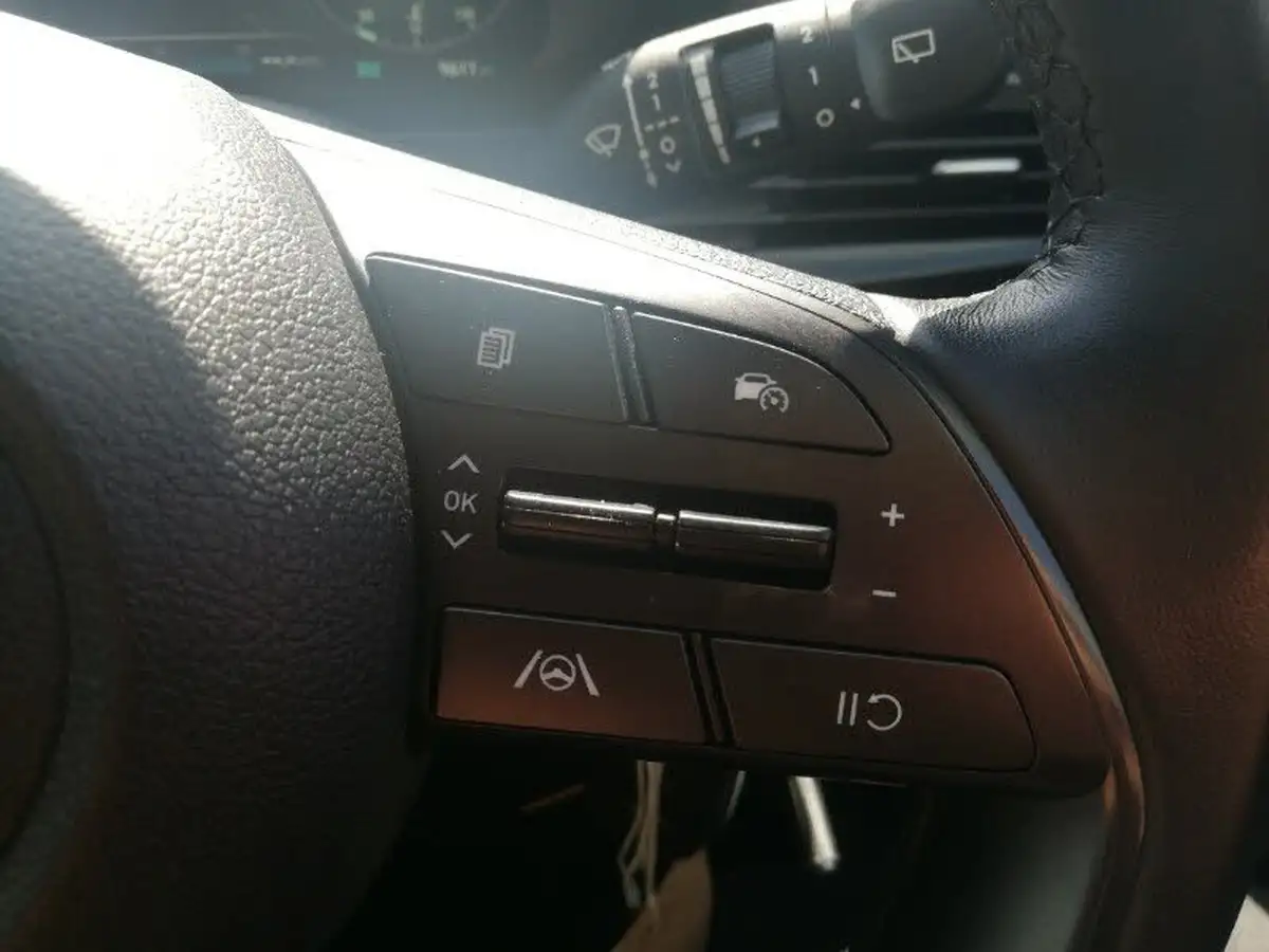 2022-hyundai-bayon-10-t-gdi-se-connect-dct-big-18