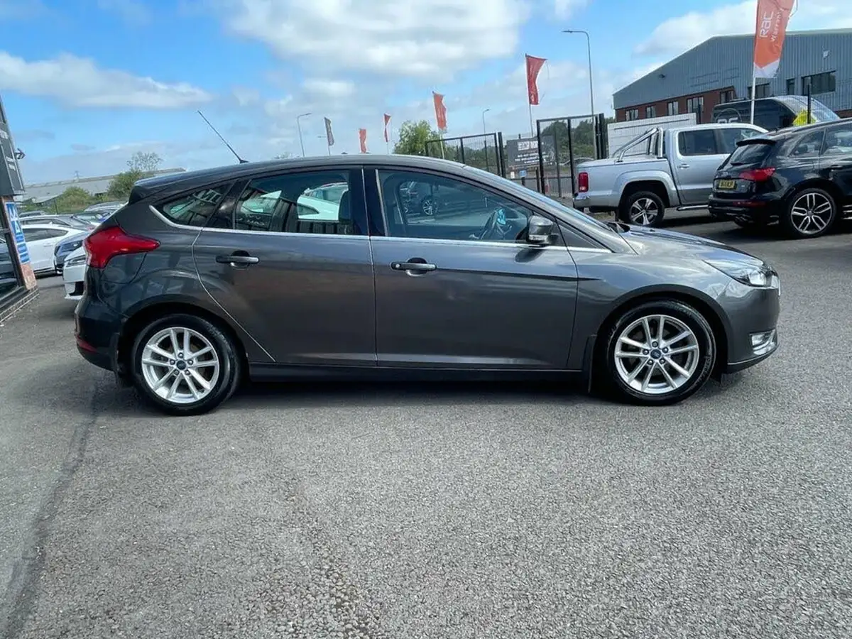 2015-ford-focus-15tdci-zetec-120ps-hatchback-big-6
