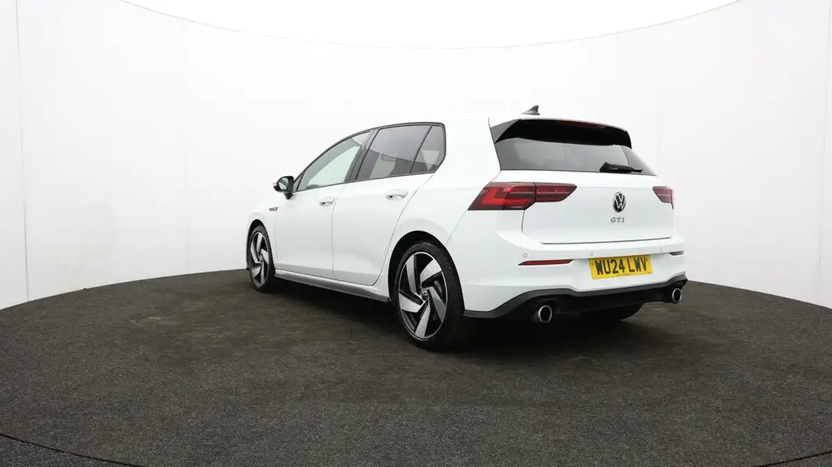 2024-volkswagen-golf-20-tsi-gti-245ps-big-71