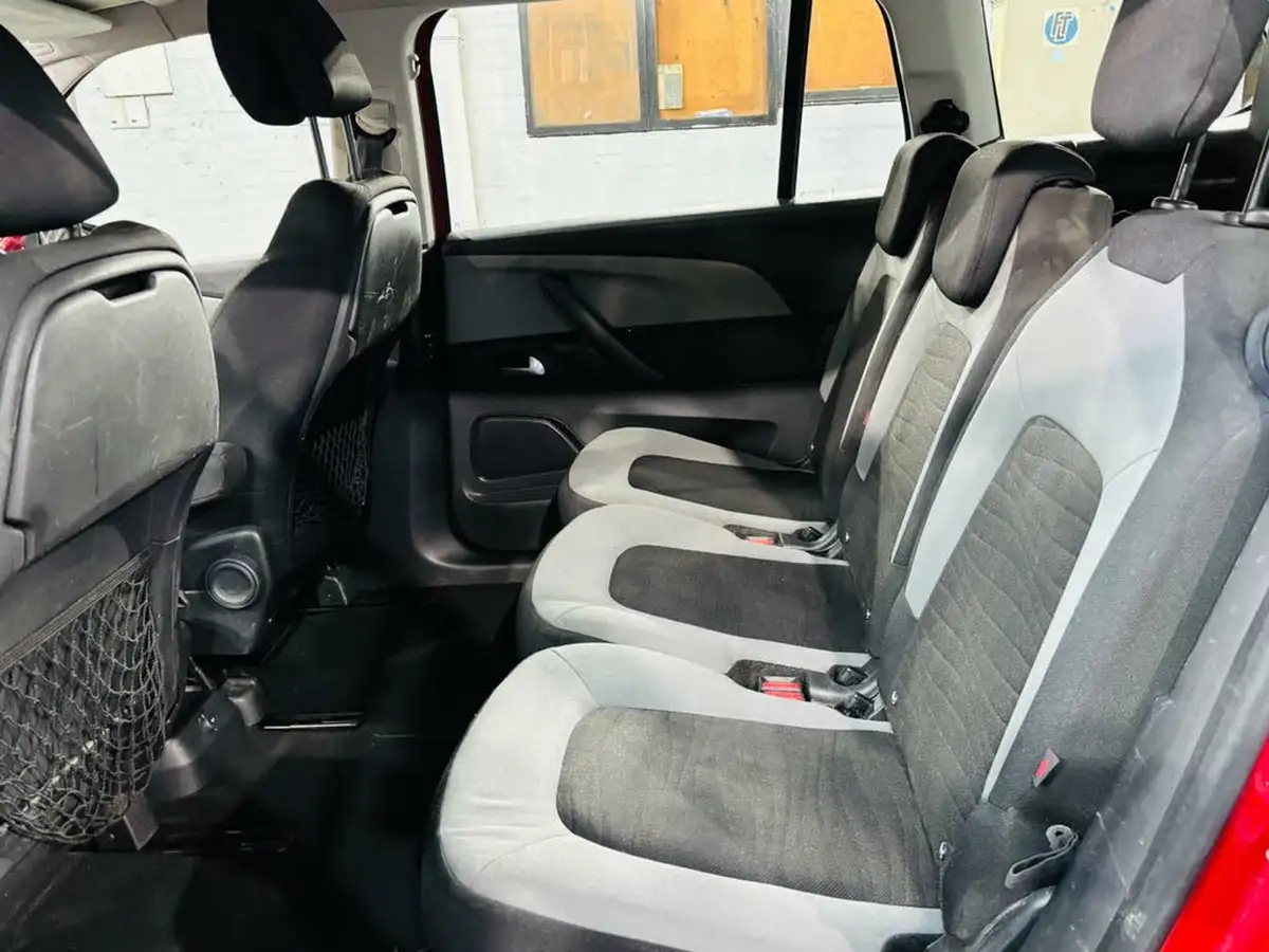 2016-citroen-grand-c4-picasso-16bluehdi-exclusive-eat6-big-24