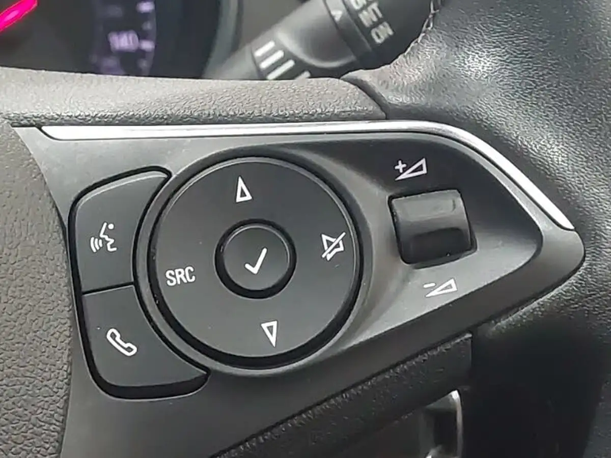 2022-vauxhall-crossland-15-elite-edition-120ps-auto-big-17