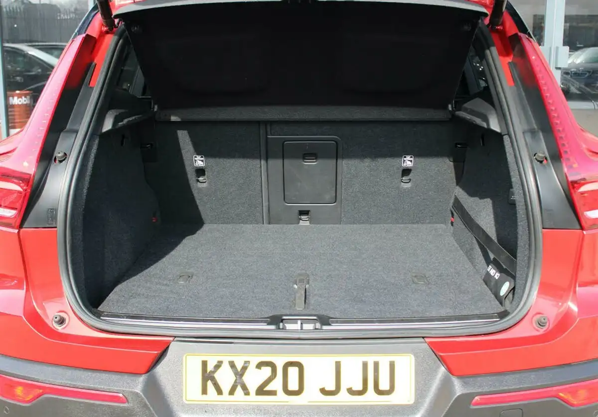 2020-volvo-xc40-20-t5-r-design-big-21