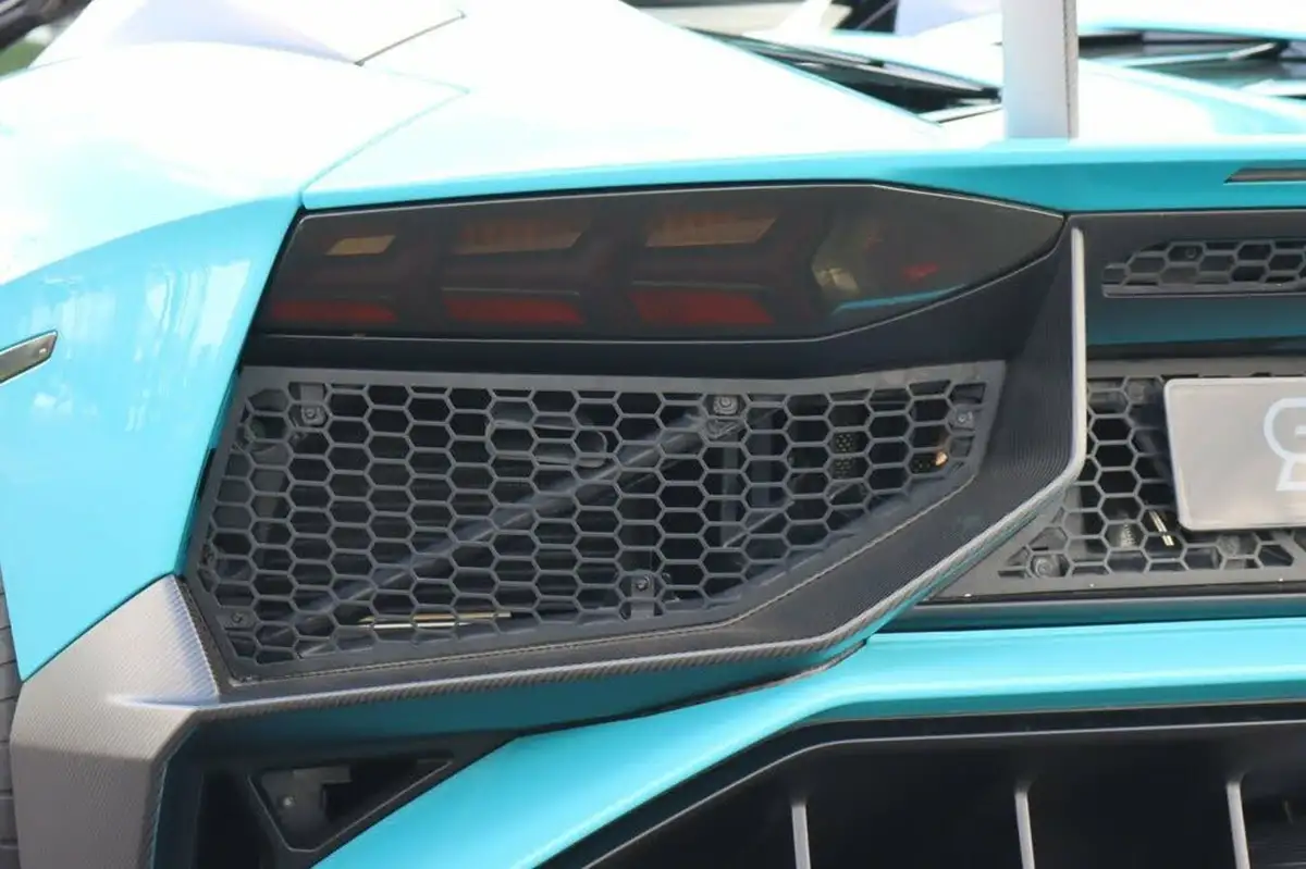 2016-lamborghini-aventador-65-lp-700-4-coupe-big-50