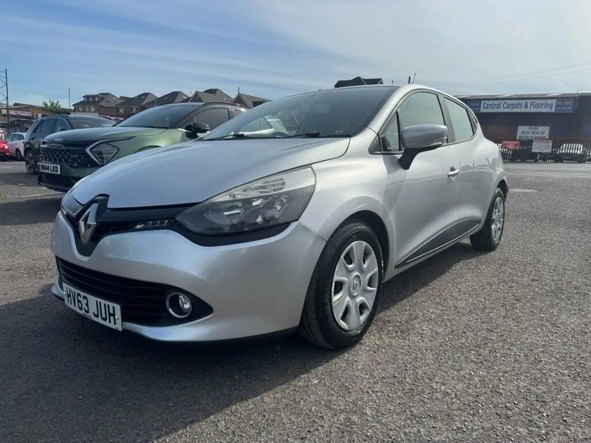 2013-renault-clio-09-expression-eco-big-13