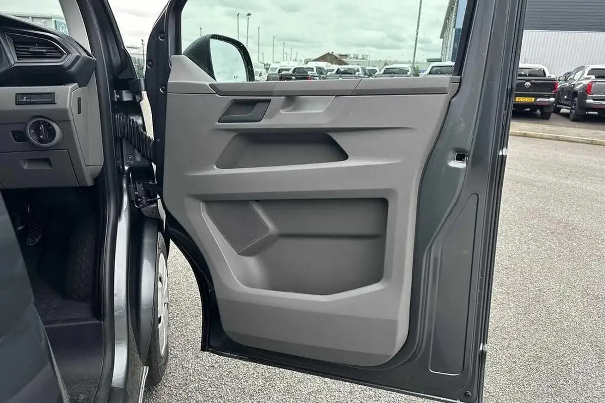 2024-volkswagen-transporter-big-28
