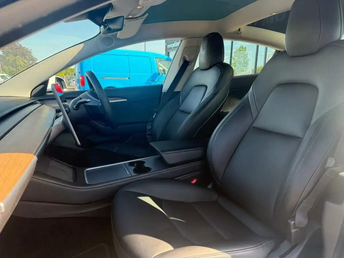 2022-tesla-model-3-e-long-range-big-19