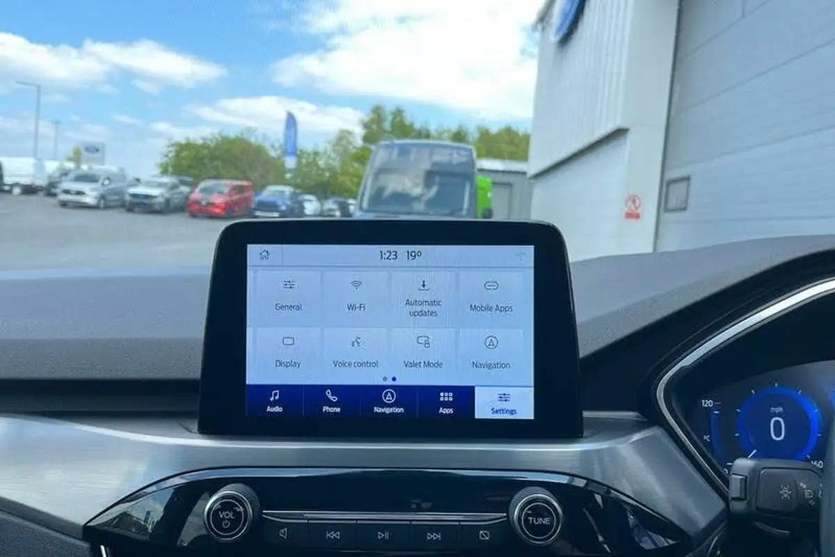 2022-ford-kuga-big-28