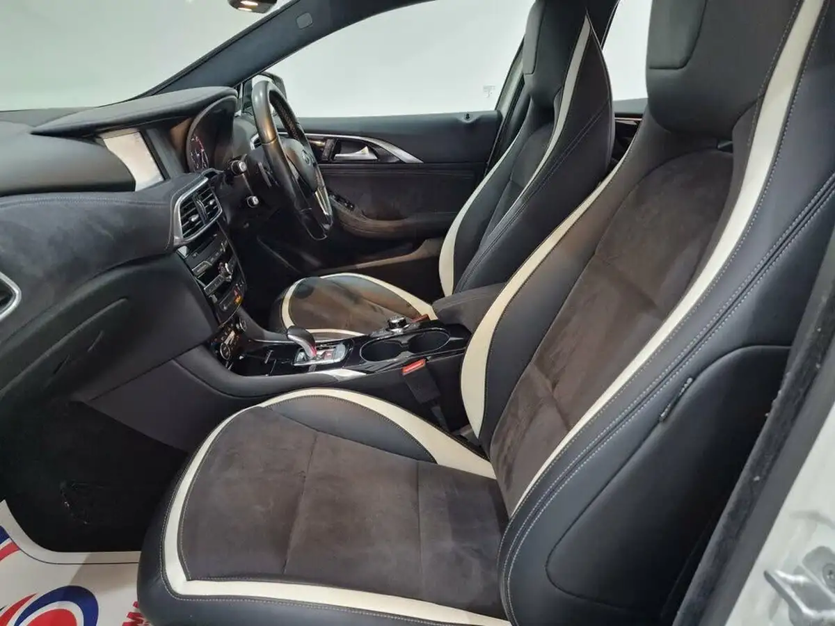 2016-infiniti-q30-22d-sport-awd-big-15
