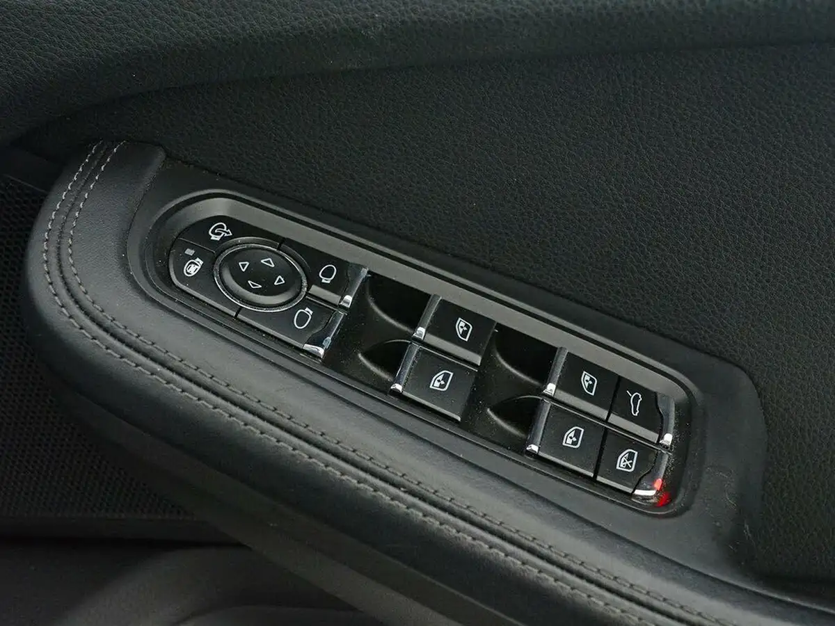 2019-porsche-macan-30-v6-s-big-14